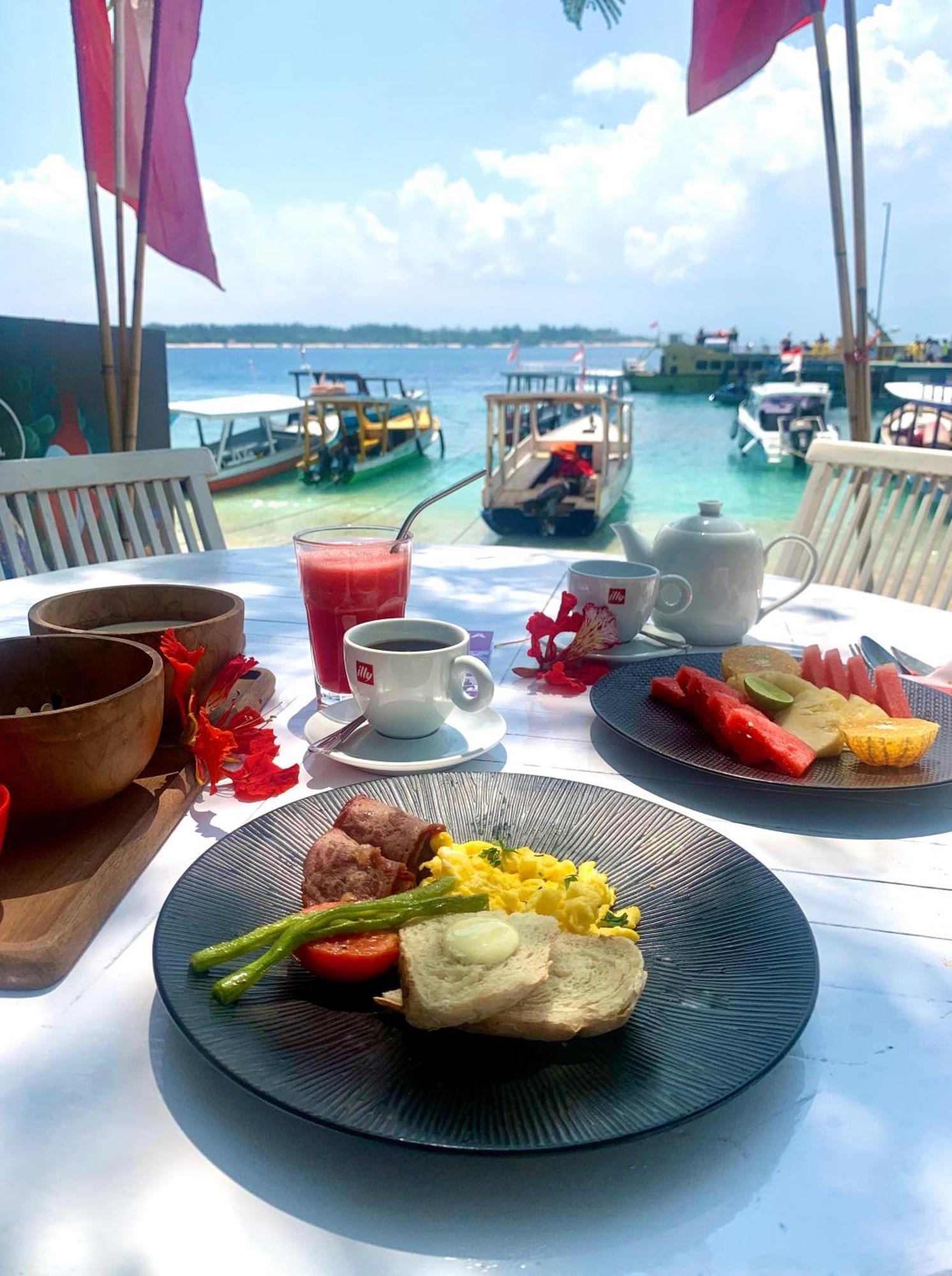 Diversia Diving Club & Bungalows Gili Trawangan Exterior foto